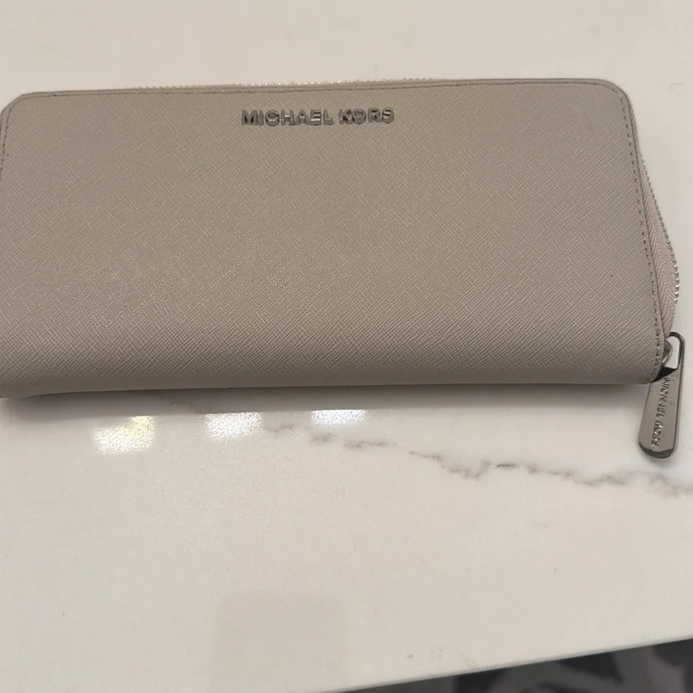 Grey Michael Kors, wallet